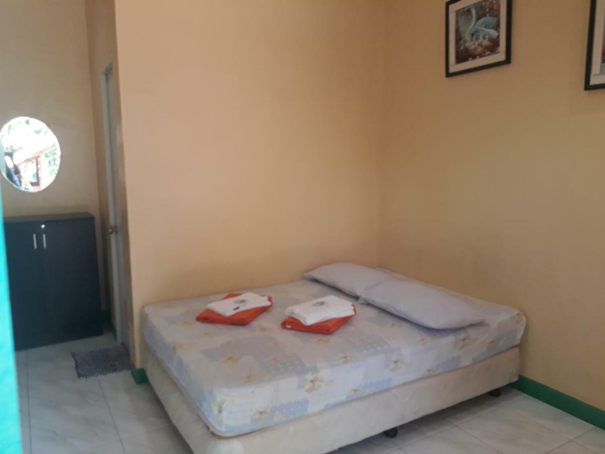 Ej Pension House PALAWAN Bagian luar foto
